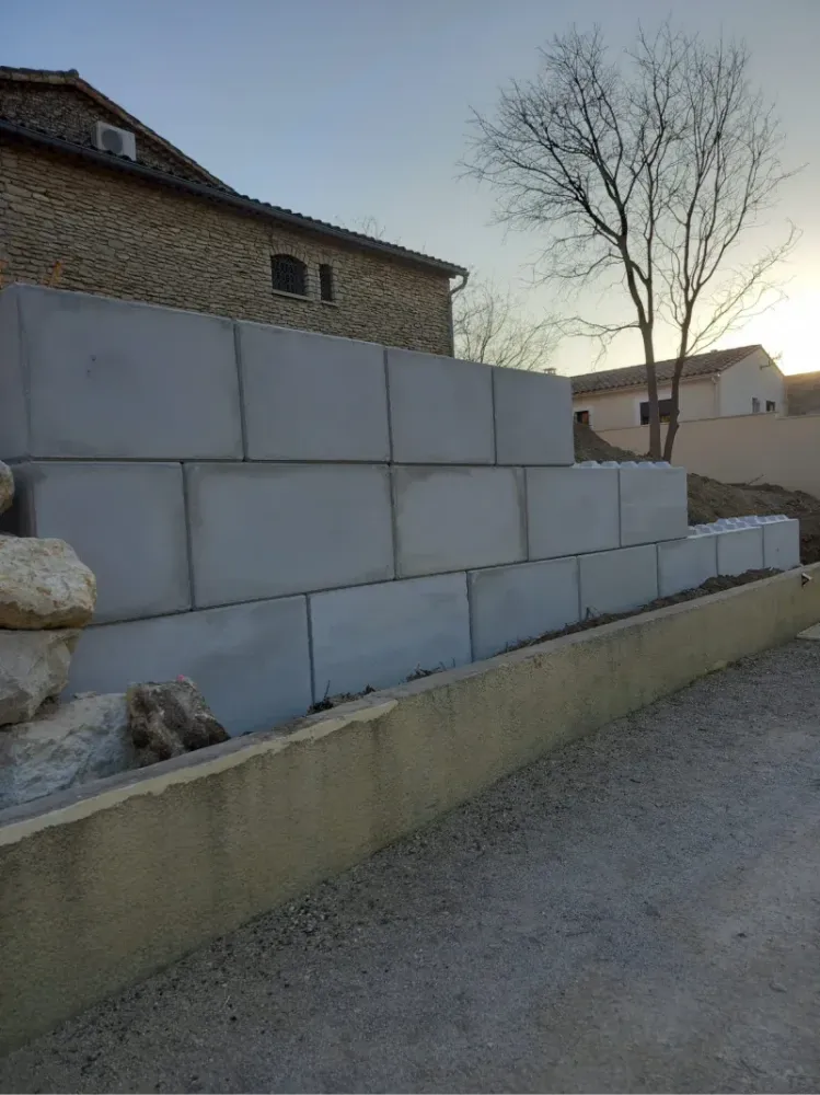 Enrochement à Monteux