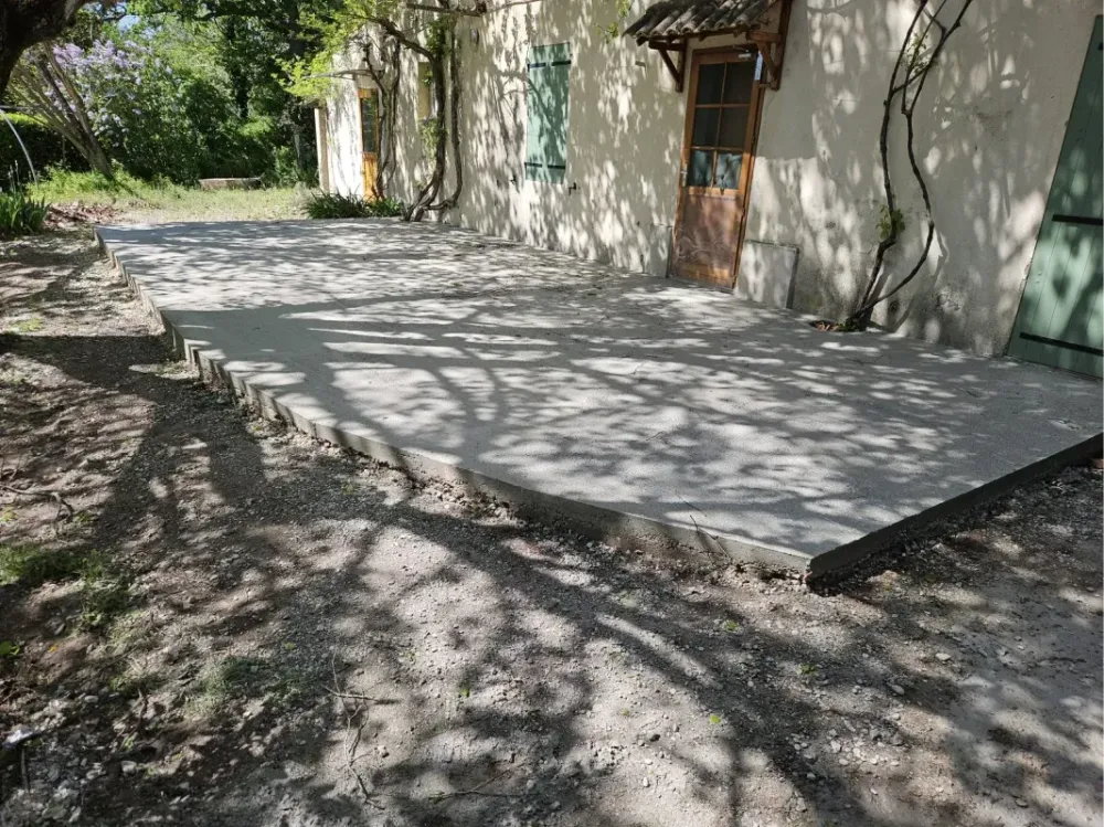 Déblayage terrain de construction à Monteux